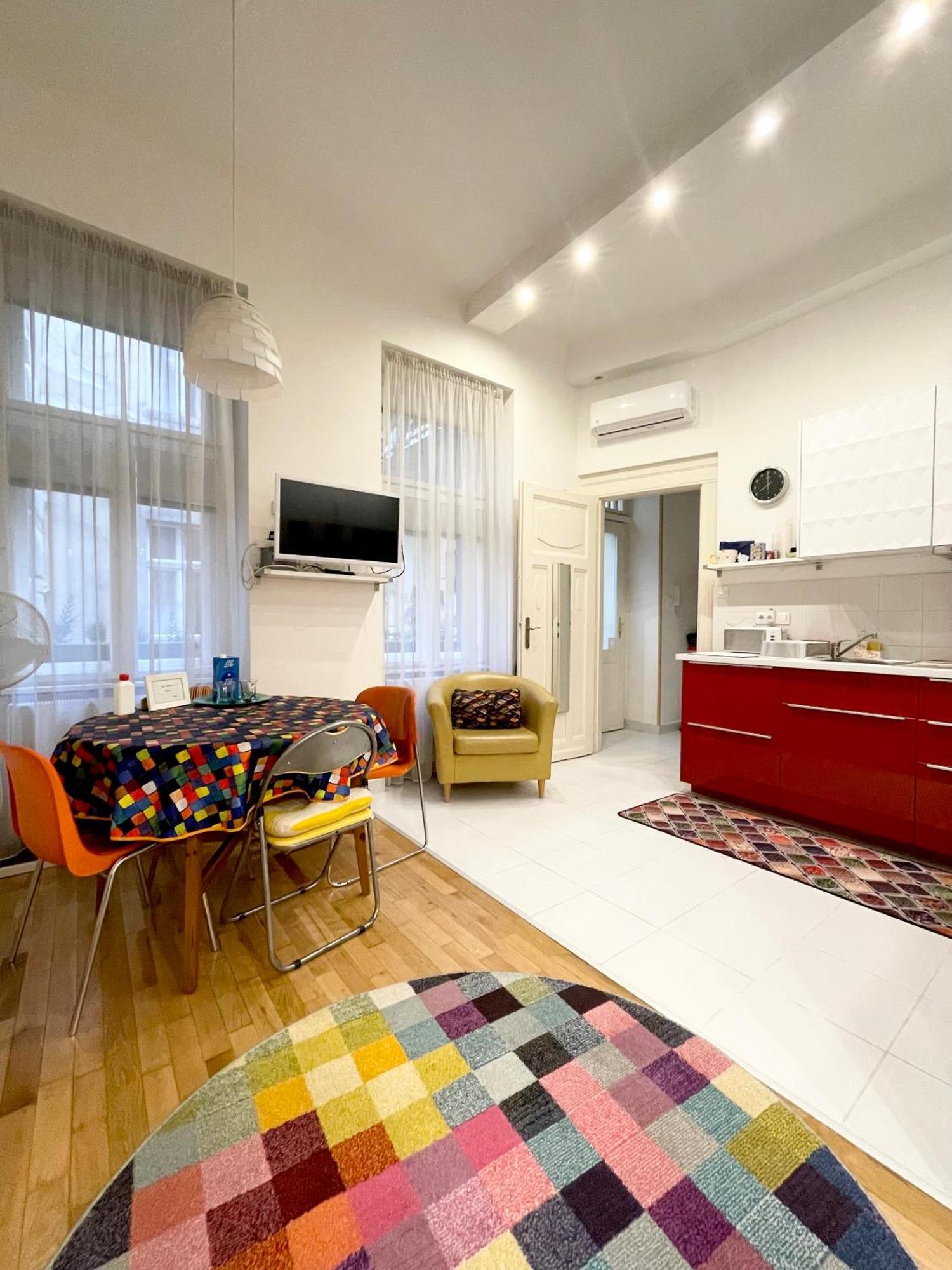 Rainbow Pearl Apartment At St Stephen' S Basilica Budapest Eksteriør billede